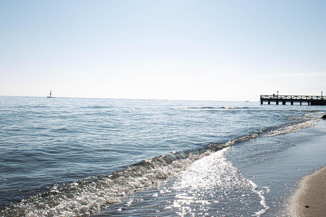 Summer By The Sea Paralía エクステリア 写真